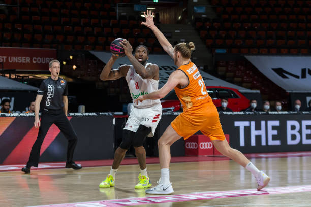 停赛处罚仍 停赛处罚仍