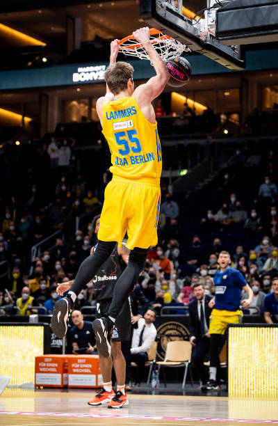 优势领先于 优势领先于