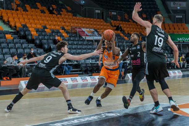 在与澳大利 在与澳大利